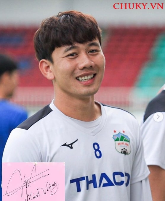 Chữ ký cầu thủ Minh Vương