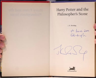 Ảnh có chữ ký của tác giả truyện Harry Potter