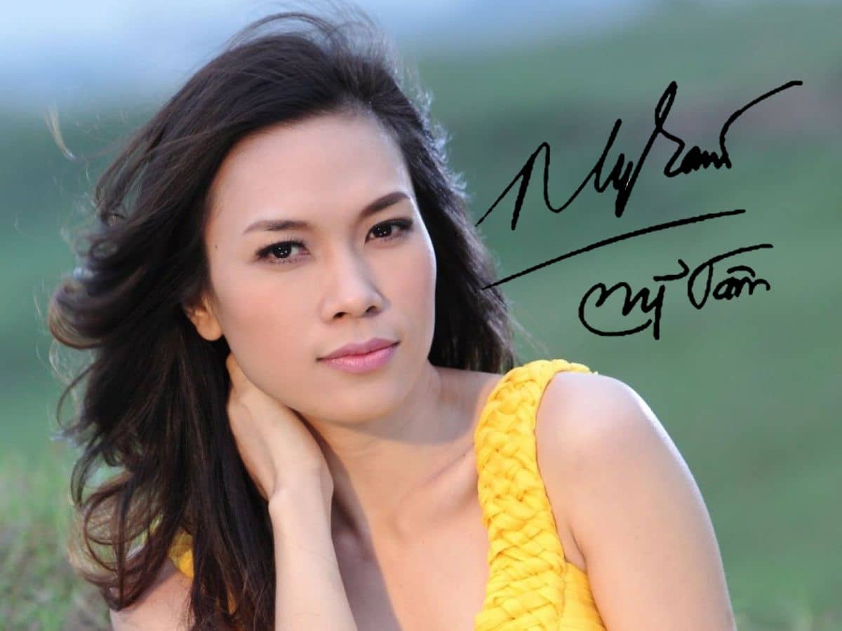 Ảnh Có Chữ Ký Mỹ Tâm